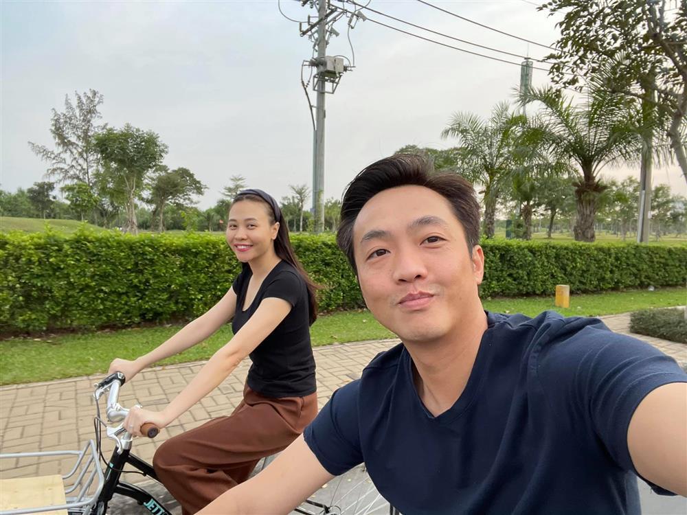 Đàm Thu Trang kém nuột trong ảnh quên chỉnh sửa của Cường Đô La-4