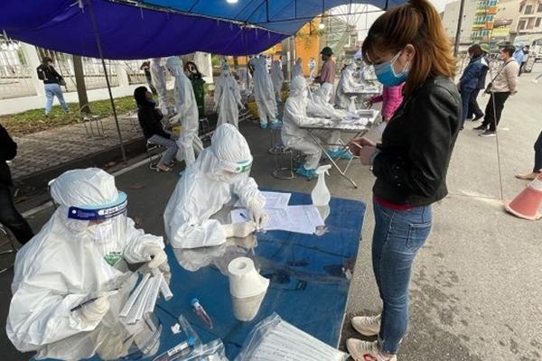 1 chuyên gia Hàn Quốc tử vong, Hải Dương lập tức lấy mẫu xét nghiệm Covid-19-2