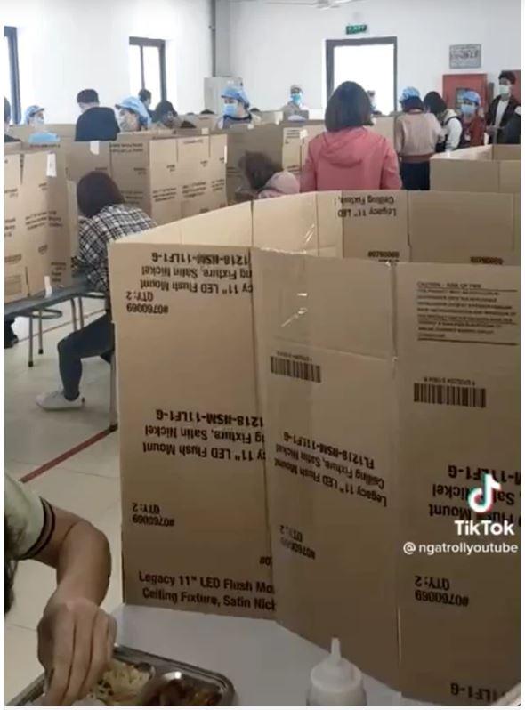 Đi làm khai xuân thấy nhà ăn công ty rất lạ, hoá ra là tận dụng ngăn Cô Vy-2