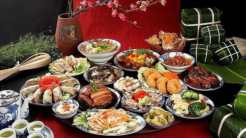 Thức ăn Tết có thừa nhiều cũng không nên giữ những thực phẩm này lại kẻo gây ngộ độc-1