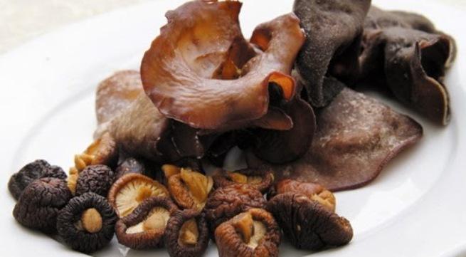 Thức ăn Tết có thừa nhiều cũng không nên giữ những thực phẩm này lại kẻo gây ngộ độc-2