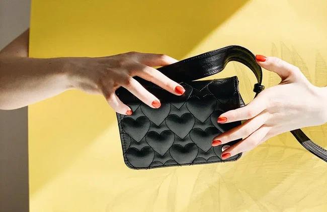 Chọn ví theo màu sắc hợp mệnh để túi tiền lúc nào cũng dày cộp-2