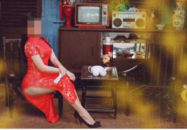 Người phụ nữ lớn tuổi khoe ảnh đón xuân lộ nguyên vòng 3 phản cảm-2