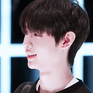 5 boygroups Kpop và danh sách bộ 3 tam giác visual quyền lực-13