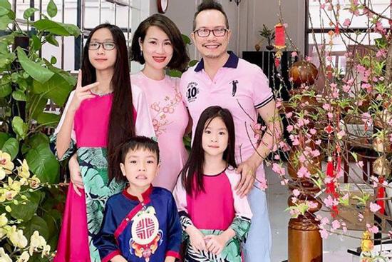 3 nhóc tì nhà Jimmii Nguyễn – Ngọc Phạm xúng xính áo dài đón xuân