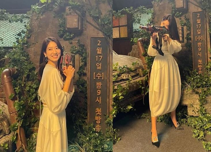 Mới đây, Park Shin Hye tung loạt ảnh mới trên Instagram nhân dịp 31 tuổi. Bên cạnh đó, bộ phim mới của nữ diễn viên là 