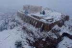 Bão tuyết bao phủ thành cổ Acropolis