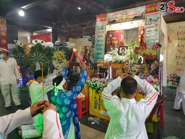 Vợ sắp cưới khóc ngất khi đưa linh cữu diễn viên Hải Đăng hỏa thiêu-8