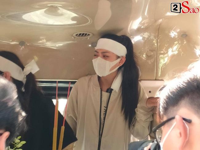 Vợ sắp cưới khóc ngất khi đưa linh cữu diễn viên Hải Đăng hỏa thiêu-17