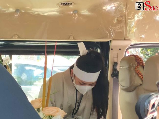 Vợ sắp cưới khóc ngất khi đưa linh cữu diễn viên Hải Đăng hỏa thiêu-18