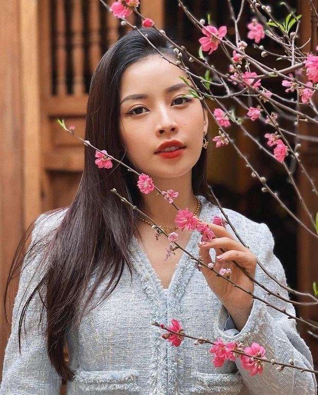 Nhưng mà biết gì không các bạn ơi? Người tuổi Dậu mệnh Kiếm Phong Kim lại thường có bản lĩnh sắc bén và có khả năng mặc kệ dư luận mà sống. Chi Pu vừa hay cũng có đặc điểm như vậy.