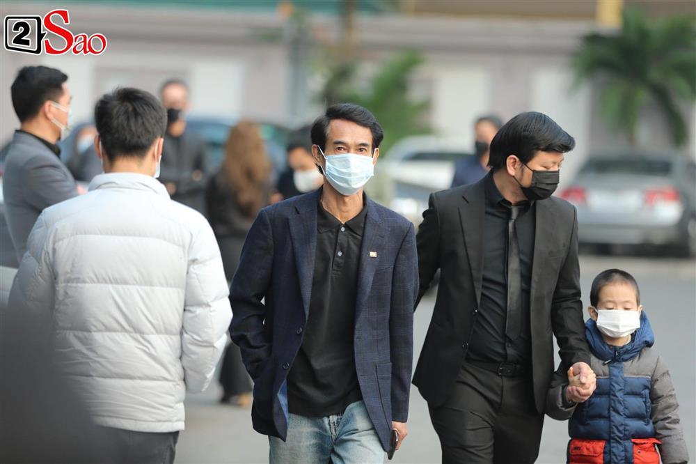 Dàn nghệ sĩ đến viếng NSND Hoàng Dũng từ sáng sớm-8