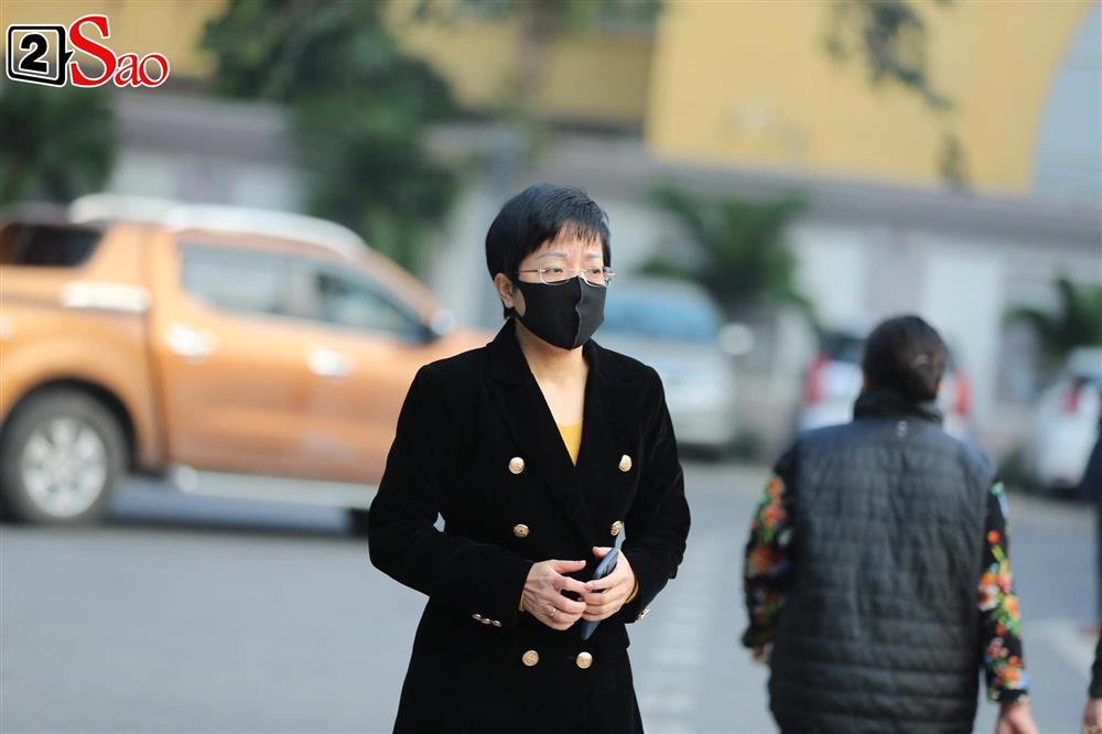 Dàn nghệ sĩ đến viếng NSND Hoàng Dũng từ sáng sớm-9