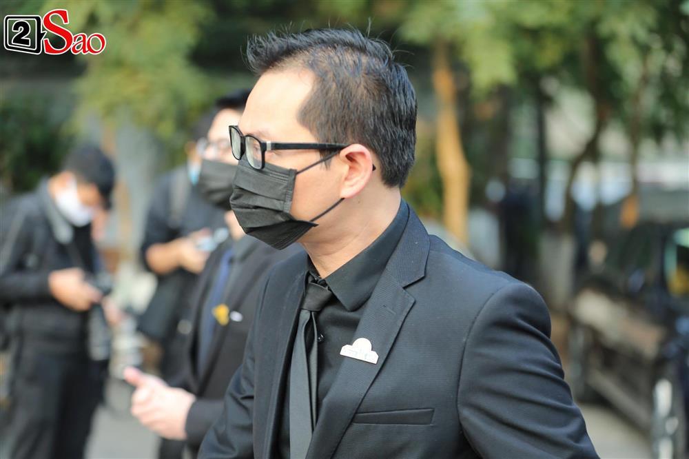 Dàn nghệ sĩ đến viếng NSND Hoàng Dũng từ sáng sớm-11