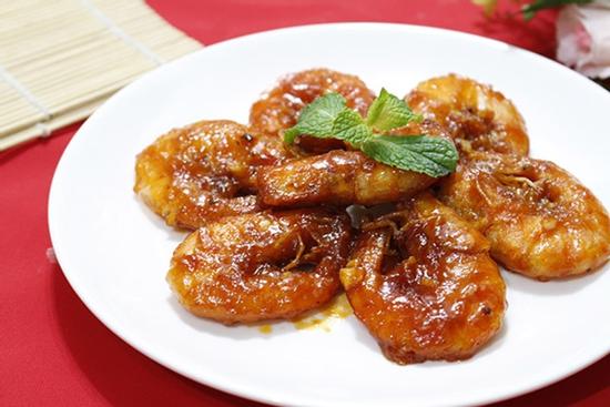 Tôm hấp chấm xì dầu ớt tỏi