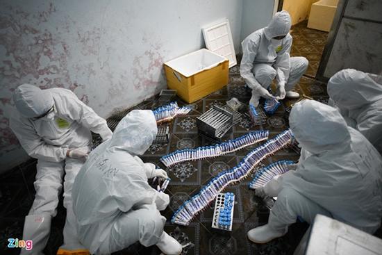Lý do Việt Nam xét nghiệm Covid-19 rộng trong cộng đồng