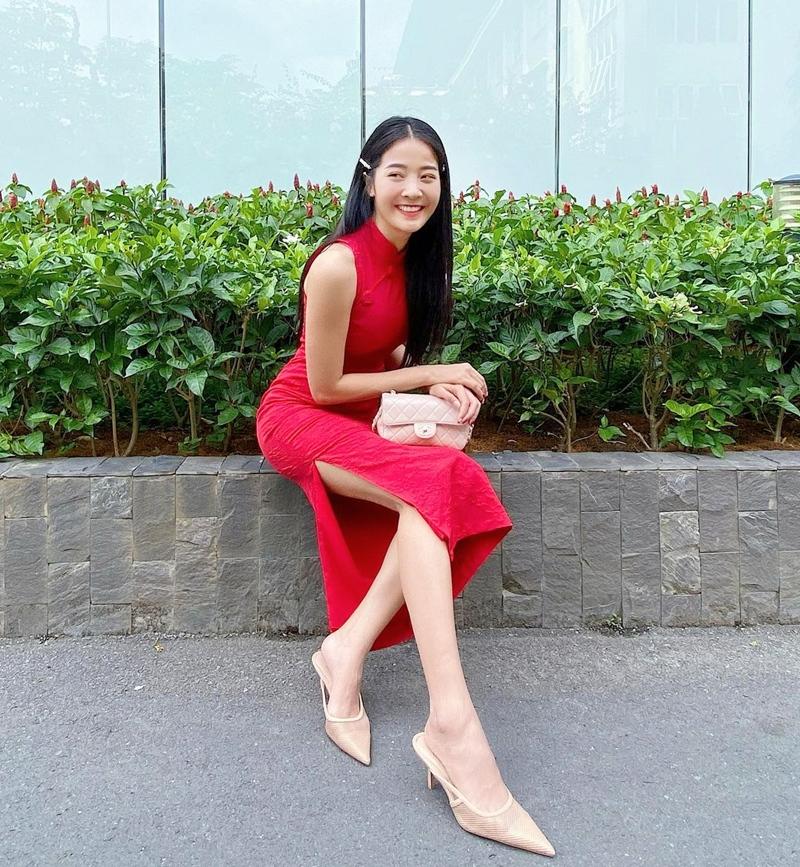 Street style nhuốm sắc đỏ ngày khai xuân của dàn mỹ nhân Việt-12