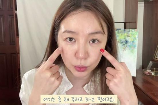 Mặt mộc lộ rõ dấu hiệu tuổi tác của 'thái tử phi' Yoon Eun Hye