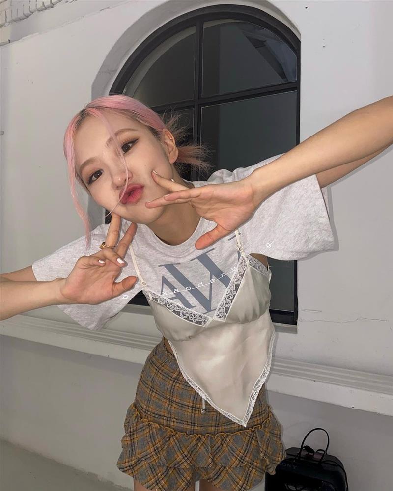 BLACKPINK được khen tới tấp khi diện nội y: Chẳng phô phang mà sang vô cùng!-4