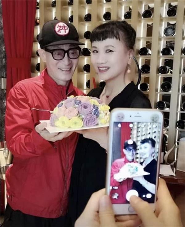 Con gái Lục Tiểu Linh Đồng gần 30 tuổi chưa lập gia đình, ảnh lộ ra mới thấy ai mà có gan dám cưới-3