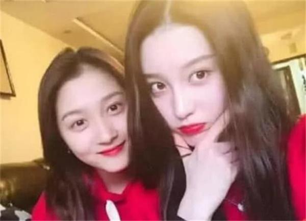 Con gái Lục Tiểu Linh Đồng gần 30 tuổi chưa lập gia đình, ảnh lộ ra mới thấy ai mà có gan dám cưới-6