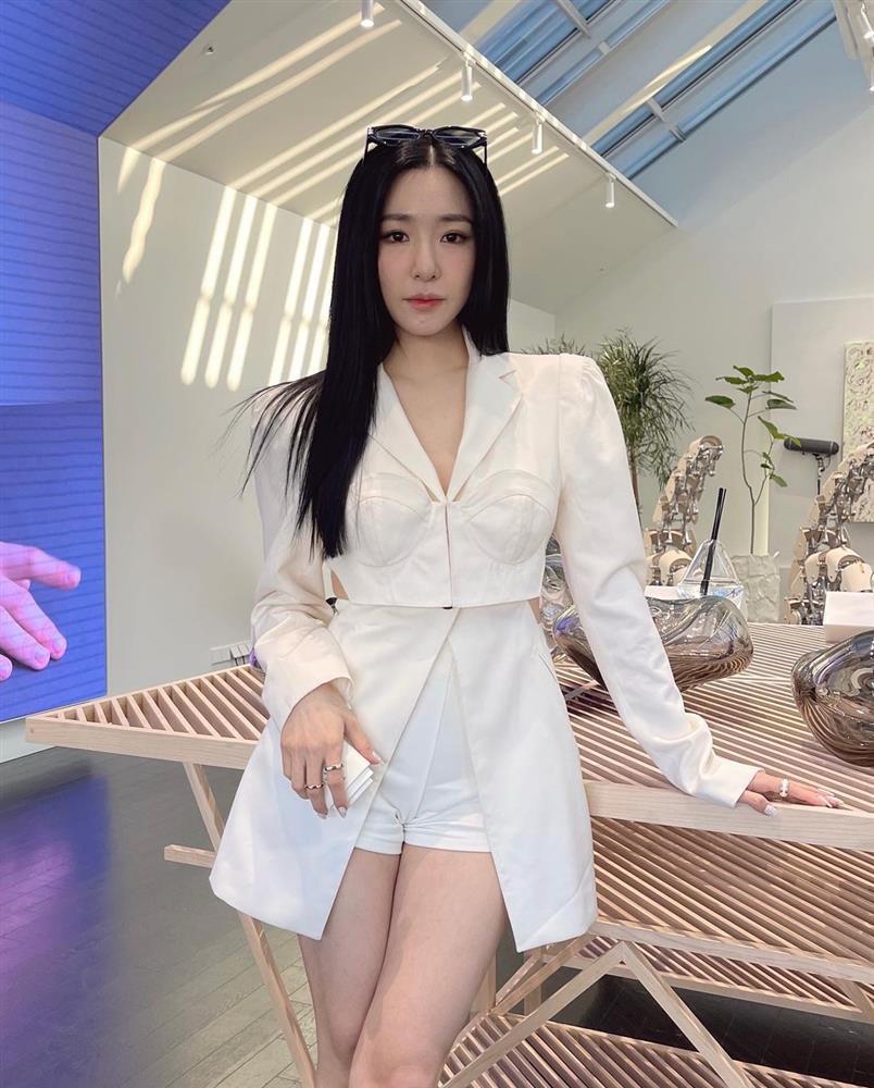 Style sao Hàn tuần qua: HyunA diện nội y khoe body bỏng mắt bên bạn trai-14