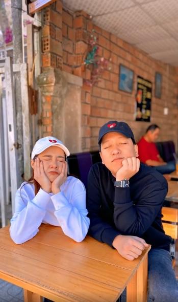 Trường Giang - Nhã Phương khiến dân mạng phát hờn với clip 43s-1