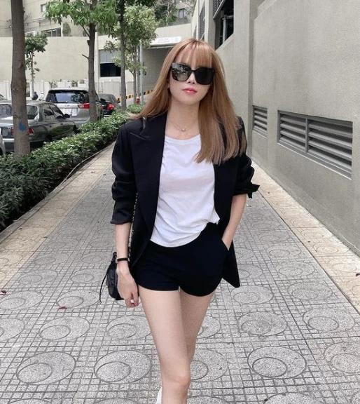 Thiều Bảo Trâm gây lo lắng khi để lộ đôi chân gầy guộc đáng báo động-3