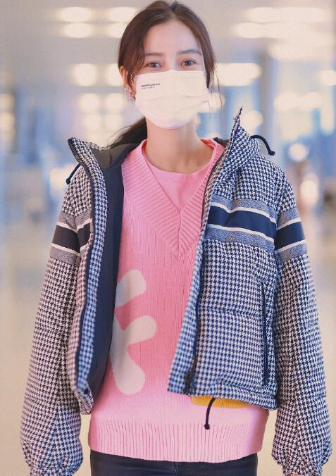 Angelababy đi du lịch cùng Đặng Luân giữa ồn ào ly hôn?-1