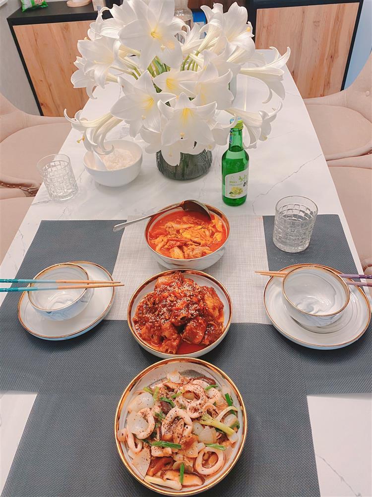 Tài nấu nướng từ Âu sang Á của MC điển trai được hội bạn thân toàn sao khen nức nở-8