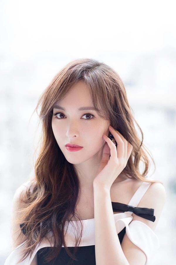 Tiểu Hoa CBiz tái xuất sau sinh: Lưu Thi Thi - Đường Yên thảm họa, Triệu Lệ Dĩnh thị phi-2