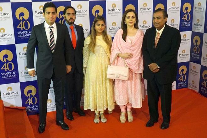 Thú tiêu tiền kỳ quặc của các siêu giàu châu Á-1