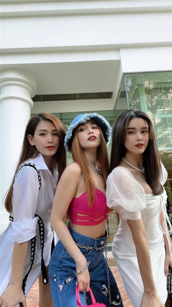 Sĩ Thanh tạo dáng bàn tay hư, ve vãn vòng 1 Trương Quỳnh Anh-5