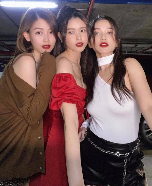 Sĩ Thanh tạo dáng bàn tay hư, ve vãn vòng 1 Trương Quỳnh Anh-6