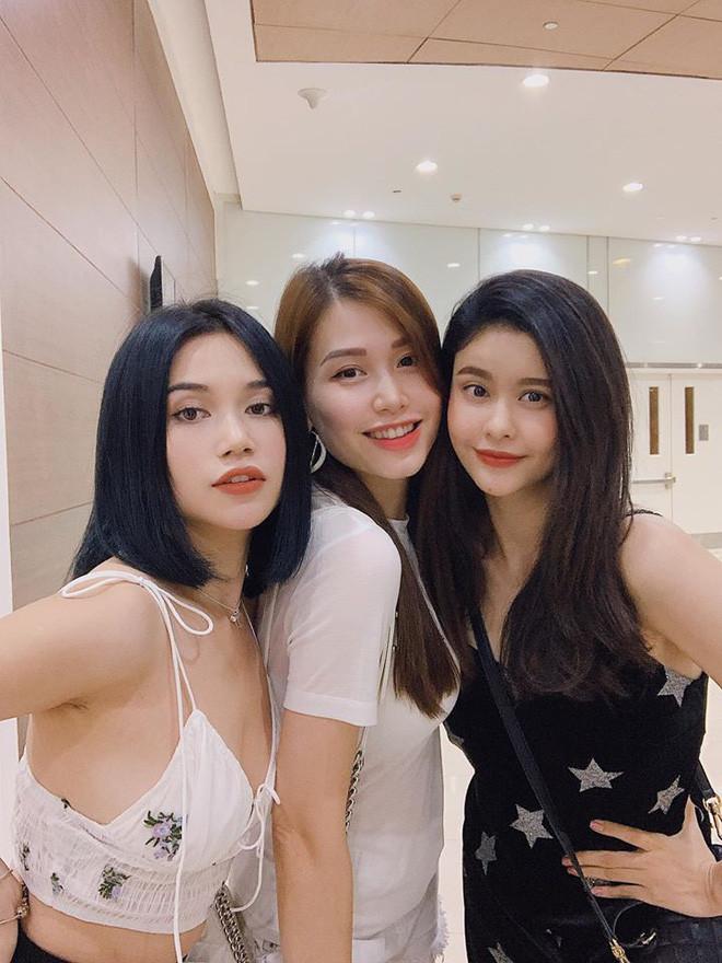 Sĩ Thanh tạo dáng bàn tay hư, ve vãn vòng 1 Trương Quỳnh Anh-11