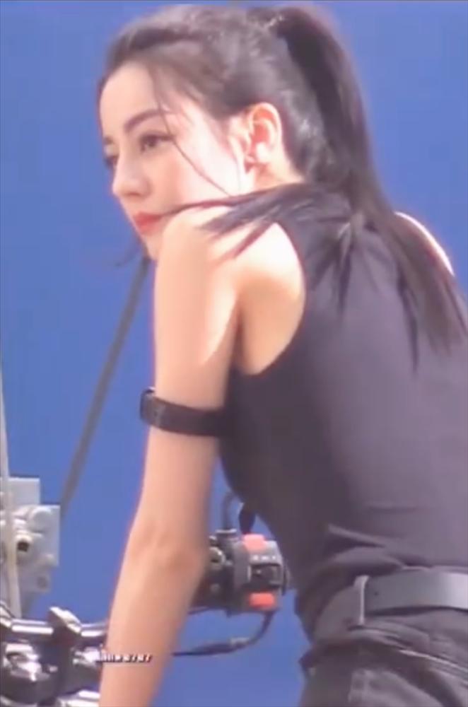 Body Địch Lệ Nhiệt Ba liệu có xuất sắc trong ảnh không chỉnh sửa?-3