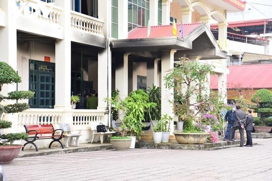 Kế toán trường cấp 3 bất ngờ chết cháy trong phòng làm việc sau tiếng nổ lớn