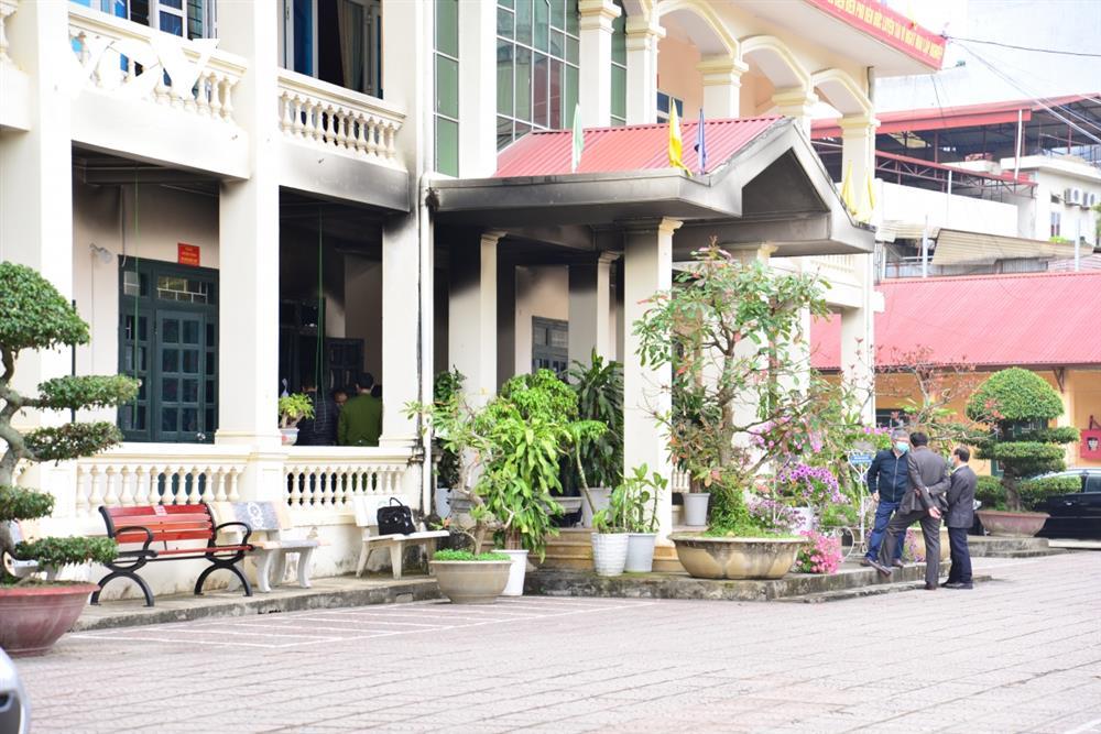 Kế toán trường cấp 3 bất ngờ chết cháy trong phòng làm việc sau tiếng nổ lớn-1