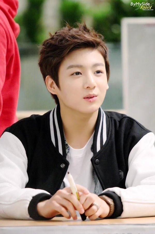 Điểm mặt những cái tên may mắn từ fan nhảy vọt lên ghế thần tượng-2