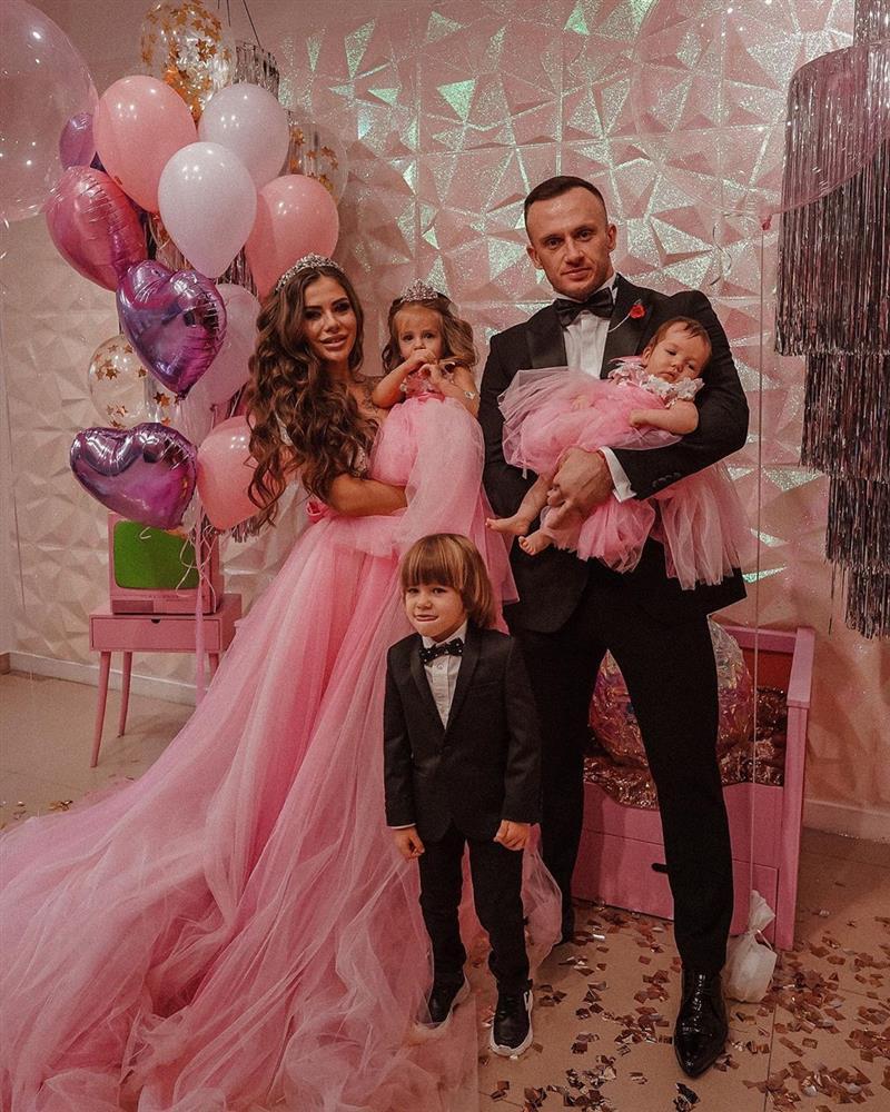 Bộ mặt thật của nữ blogger hơn 5 triệu follower, sống sang chảnh ai cũng ghen tị-6