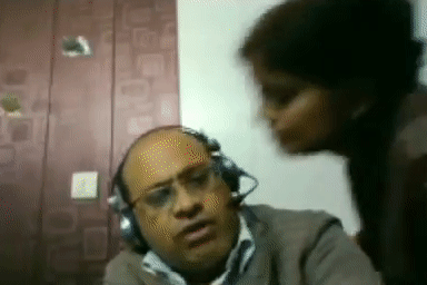 Video chồng né tránh nụ hôn của vợ thu hút hàng triệu lượt xem-1