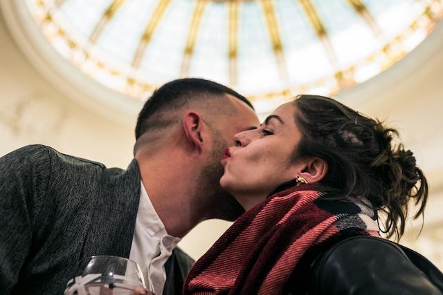 Video chồng né tránh nụ hôn của vợ thu hút hàng triệu lượt xem-2