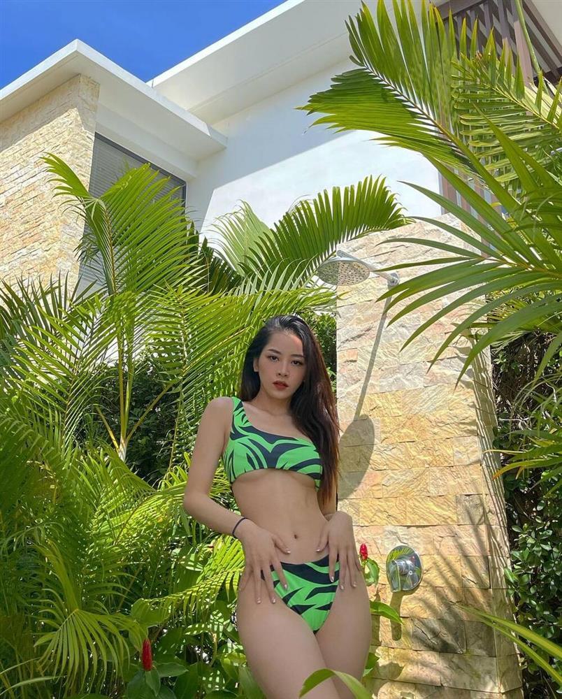 Diện bikini khoe dáng đầu năm: Ngọc Trinh có lép vế trước Ngân 98?-2