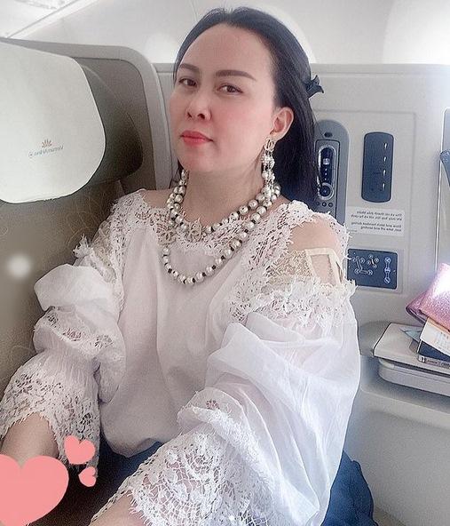 Phượng Chanel lên đồ ngày Tết: Hết hở toác gối lại chuyển sang lôi thôi bà thím-5