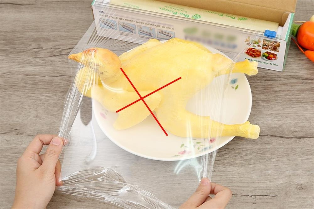 Những sai lầm ít biết khi sử dụng màng bọc thực phẩm, tránh để không hại thân-4