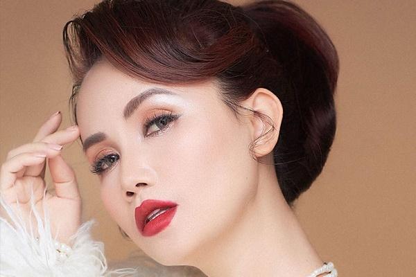 Nữ diễn viên 4 đời chồng công khai hẹn hò tình trẻ kém 14 tuổi-4