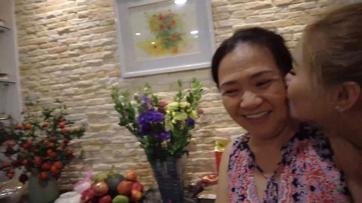 Lộ diện mẹ chồng giàu có nhưng cực giản dị của Xoài Non-4