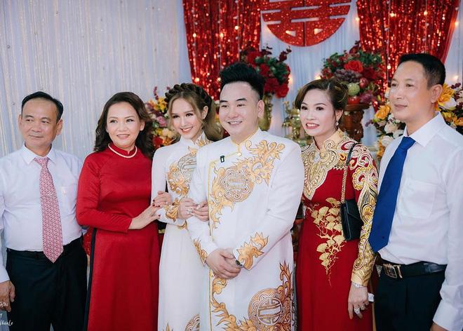 Xoài Non vô tình để lộ mối quan hệ thật với bố mẹ chồng-4