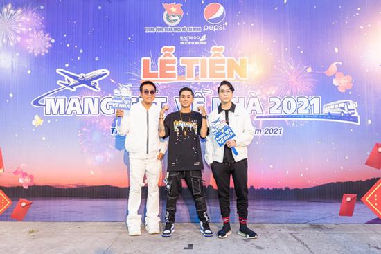 Mang Tết về nhà - khoảnh khắc đầy cảm xúc của hơn 3000 người xa quê