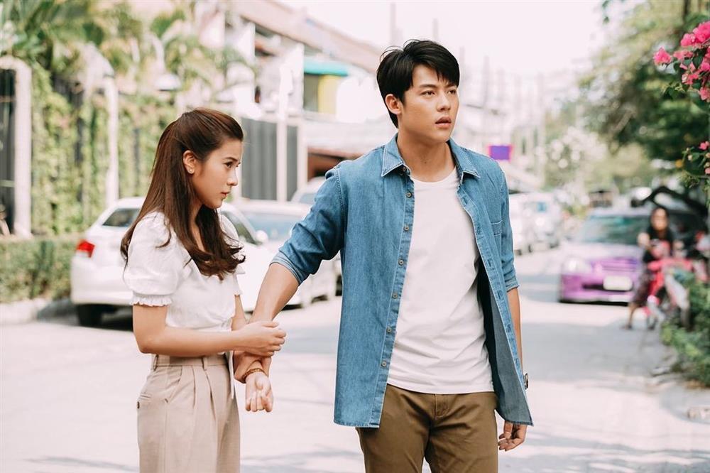 Chồng thở dài: Với em chỉ là sự biết ơn, cô ấy mới là khát khao cháy bỏng-1